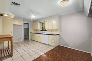 985 N Rustic Cir, Dallas, TX 75218 - Photo 10