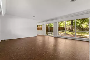985 N Rustic Cir, Dallas, TX 75218 - Photo 4