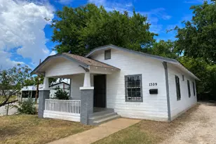 1309 S Riverside Dr, Fort Worth, TX 76104 - Photo 1