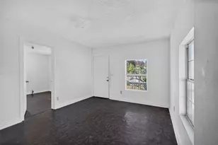 1309 S Riverside Dr, Fort Worth, TX 76104 - Photo 10