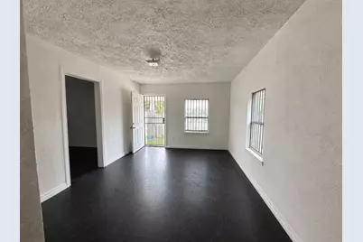 1309 S Riverside Drive, Fort Worth, TX 76104 - Photo 2
