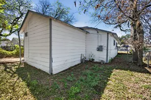 1309 S Riverside Dr, Fort Worth, TX 76104 - Photo 26