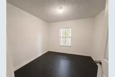 1309 S Riverside Drive, Fort Worth, TX 76104 - Photo 10