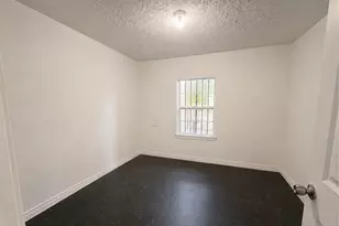 1309 S Riverside Dr, Fort Worth, TX 76104 - Photo 10