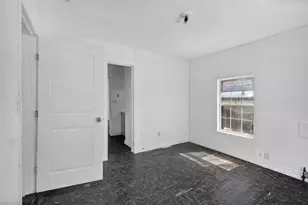 1309 S Riverside Dr, Fort Worth, TX 76104 - Photo 24