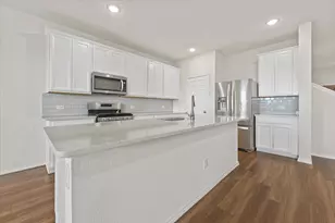 824 Lemongrass Ct, Fort Worth, TX 76131 - Photo 6