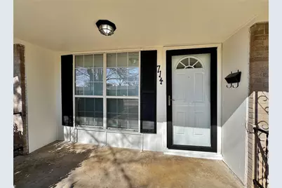 714 Cranbrook Lane, Grand Prairie, TX 75052 - Photo 2