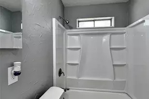 714 Cranbrook Ln, Grand Prairie, TX 75052 - Photo 14