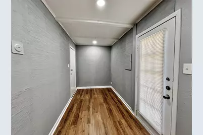 714 Cranbrook Lane, Grand Prairie, TX 75052 - Photo 6