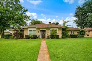 820 NE 32nd, Paris, TX 75460 - Photo 1