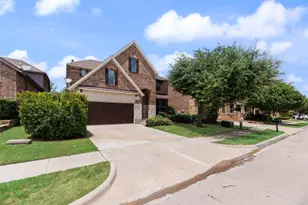 415 San Marcos Dr, Irving, TX 75039 - Photo 2