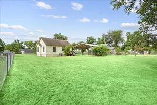 608 9th St, Hico, TX 76457 - Photo 16