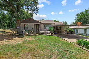 612 E Monterey St, Denison, TX 75021 - Photo 1
