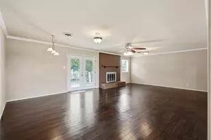 206 McAnear St, Cleburne, TX 76033 - Photo 6