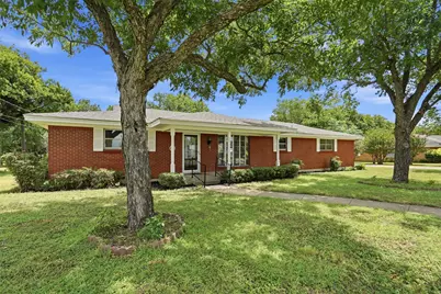 206 McAnear Street, Cleburne, TX 76033 - Photo 2