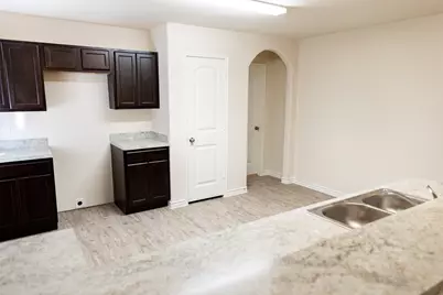 1607 Dove Circle, Ennis, TX 75119 - Photo 4