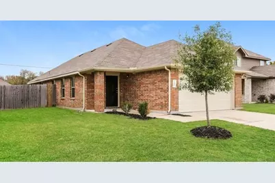1607 Dove Circle, Ennis, TX 75119 - Photo 1