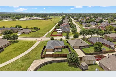 602 Hearthstone Drive, Lancaster, TX 75146 - Photo 32