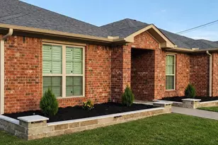 602 Hearthstone Dr, Lancaster, TX 75146 - Photo 32
