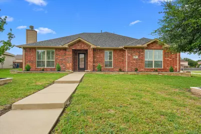602 Hearthstone Drive, Lancaster, TX 75146 - Photo 2