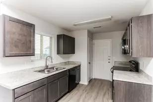 1607 Mark Ln, Ennis, TX 75119 - Photo 4