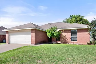 330 Schumacher Dr, Burleson, TX 76028 - Photo 2