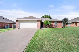 330 Schumacher Dr, Burleson, TX 76028 - Photo 4