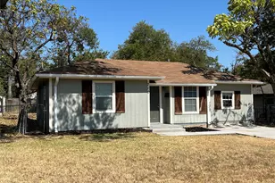 710 Apache Trce, Grand Prairie, TX 75051 - Photo 2