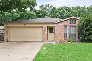 1217 Hidden Creek Dr, Mansfield, TX 76063 - Photo 2