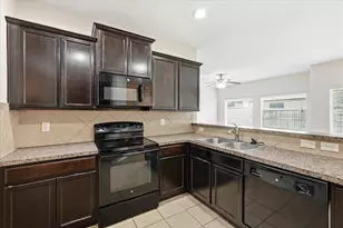 720 Rio Bravo Dr, Fort Worth, TX 76052 - Photo 16