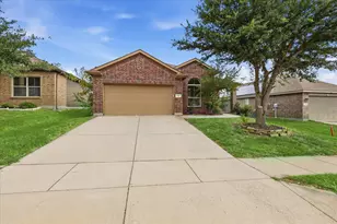 720 Rio Bravo Dr, Fort Worth, TX 76052 - Photo 2