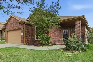 720 Rio Bravo Dr, Fort Worth, TX 76052 - Photo 4