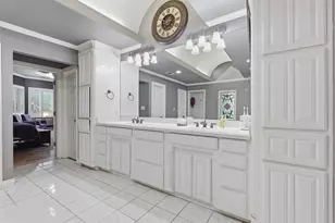 351 Cattlebaron Parc Dr, Fort Worth, TX 76108 - Photo 10