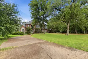 351 Cattlebaron Parc Dr, Fort Worth, TX 76108 - Photo 2