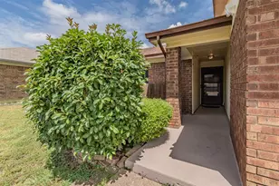 1524 Lincolnshire Way, Fort Worth, TX 76134 - Photo 4