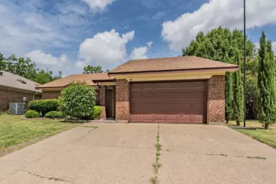 1524 Lincolnshire Way, Fort Worth, TX 76134 - Photo 2