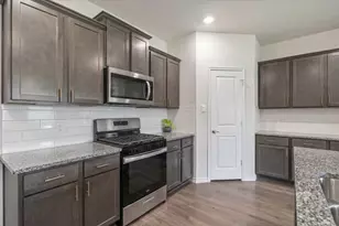 1310 Blossom Ct Dr, Princeton, TX 75407 - Photo 2