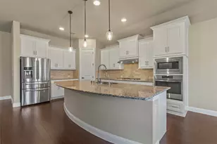 820 Wilmington Ln, Aubrey, TX 76227 - Photo 10
