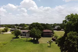 125 Lewis Dr, Little Elm, TX 75068 - Photo 10