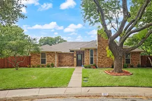 107 Buffalo Creek Cir, Waxahachie, TX 75165 - Photo 2