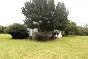 709 W St Charles St, Eastland, TX 76448 - Photo 34