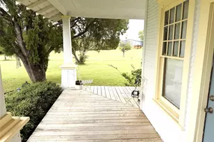 709 W St Charles St, Eastland, TX 76448 - Photo 6