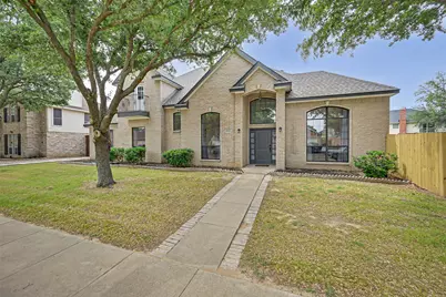 2735 Water Oak Drive, Grand Prairie, TX 75052 - Photo 2