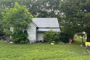 705 N Gardner St, Whitewright, TX 75491 - Photo 1