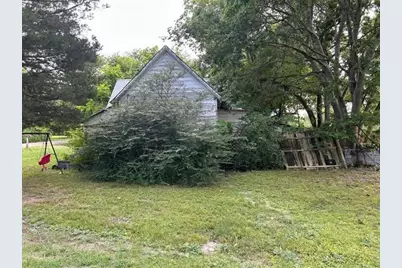 705 N Gardner Street, Whitewright, TX 75491 - Photo 2