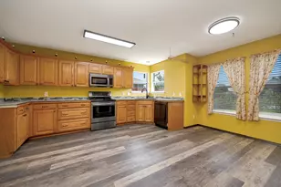 509 Birch St, Crowley, TX 76036 - Photo 8
