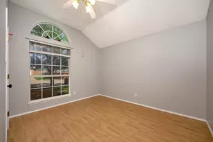 509 Birch St, Crowley, TX 76036 - Photo 22