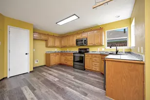 509 Birch St, Crowley, TX 76036 - Photo 10