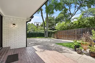 9223 Club Glen Dr, Dallas, TX 75243 - Photo 36