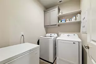 3451 Hidden Holw Dr, Grand Prairie, TX 76065 - Photo 20